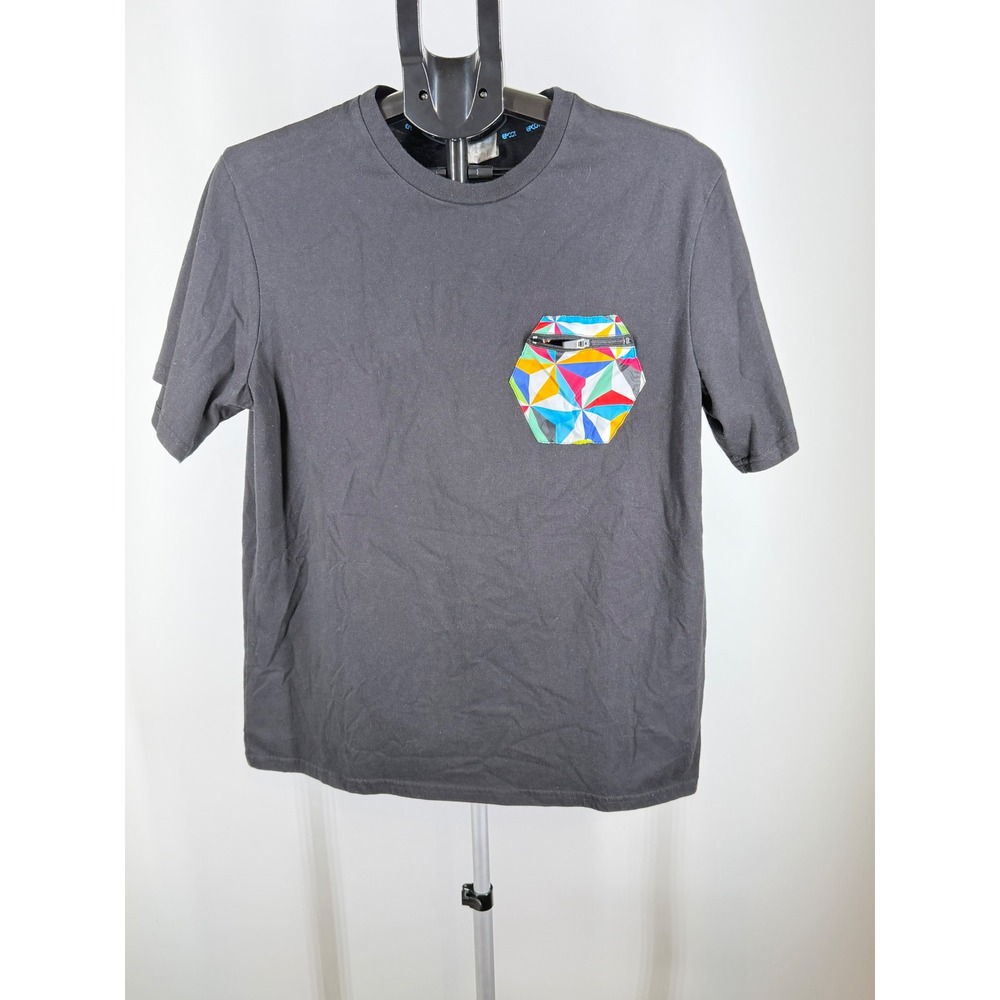 Disney Epcot Center Mens‎ Large Black T-Shirt Geometric Zipper Pocket Spaceship
